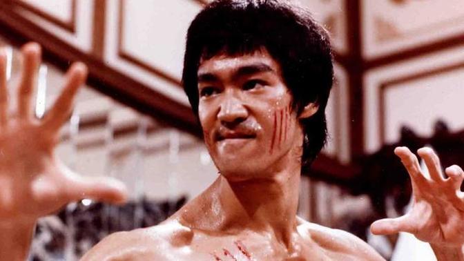 Bilim insanları: "Bruce Lee'nin gerçek ölüm nedeni çok su içmek olabilir" Sizce de olabilir mi?