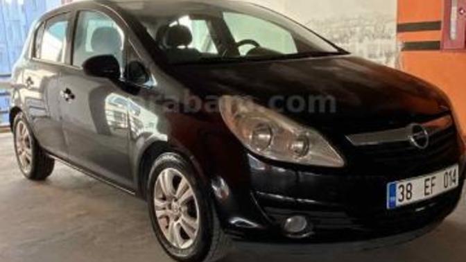Kadınlar için hem ekonomik hem de kullanımı rahat olabilecek araba modeli hangisidir?