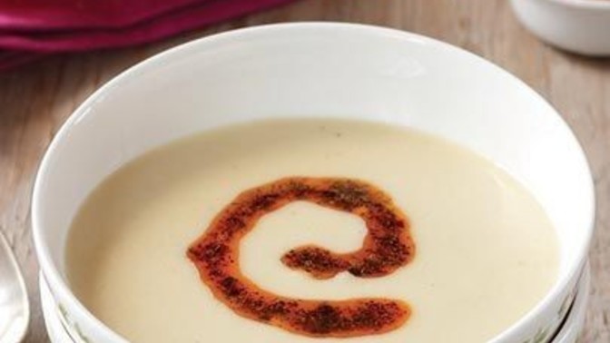 Mercimek çorbası sütlü mü daha güzel salçalı mı?
