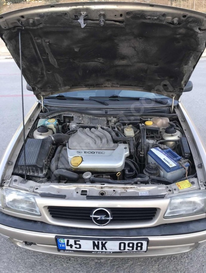 Opel Astra F kasa ya en çok yakışan kasa tipi hangisi sizce Sedan mı? Hatchback mi?