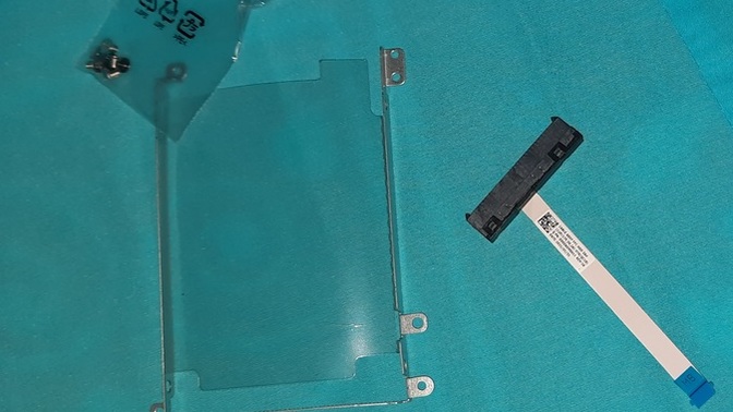 Laptop alırken yanında çıkan şu yan malzemeler ne işime yarayacak?