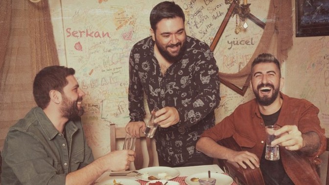 Bu aralar diline dolanan favori şarkın ne?