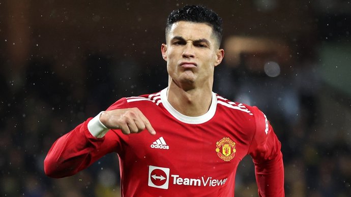 Cristiano Ronaldo, Instagramda 500 milyon takipçiye ulaştı! Kendisini takip ediyor musunuz?