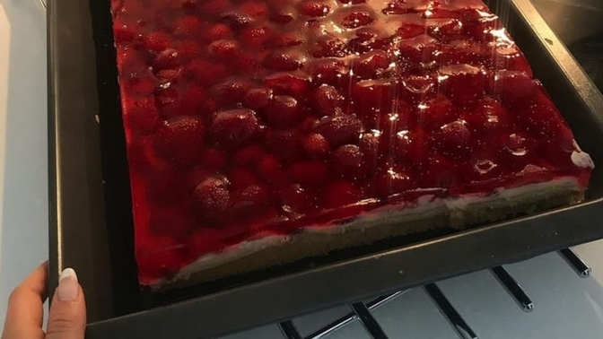 Benim gördüğümü sen de görüyor musun?🤩 Pastam nasıl olmuş? 