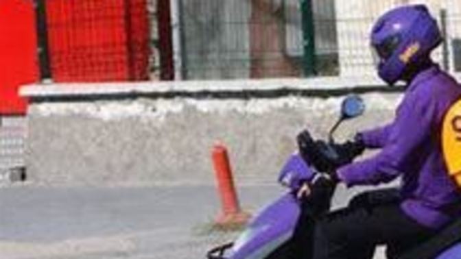Getir kuryesine hiç seslendiniz mi?