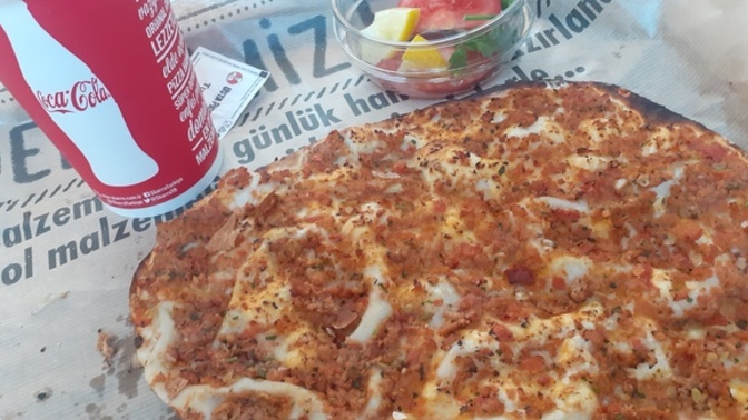 Bir öğünde kaç tane lahmacun yersiniz?