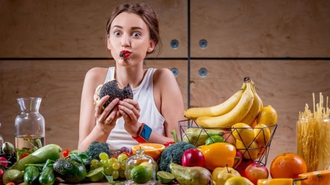 Herkesin elinden yemek yer misin?
