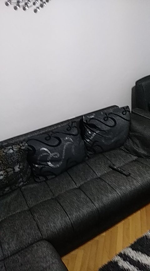 Salonunuzdaki koltuklar duvara ne kadar yakınsa o kadar fakirsiniz... Sizin koltuklar duvara ne kadar yakın?