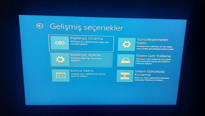 Var mı bir babayiğit bana bilgisayar konusunda yardımcı olabilecek?