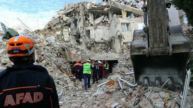 Halkın alım gücü düşük, binlerce yeni ev boş duruyor. Eski yapılarda oturmaya mecbur kalan halk olası depremde ne yapacak?