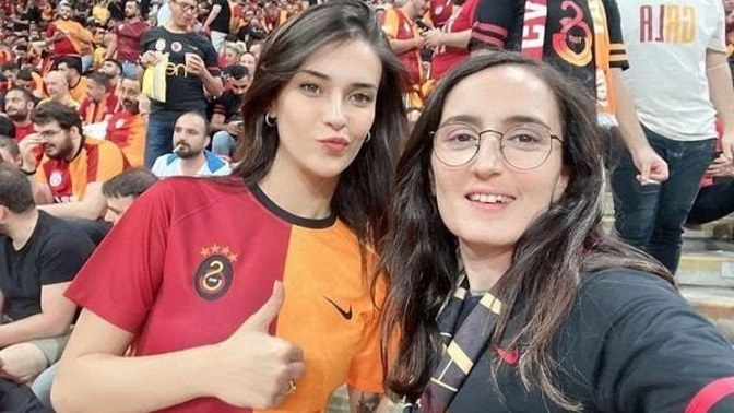 Çirkin kız olmak çok kötü biz neden yaratıldık yani?