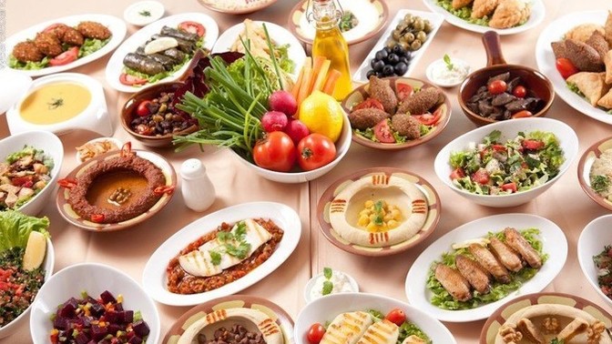 Akşama misafir var kızlar ne yemek yapsam bilemedim kafam karıştı kaç çeşit yapsam?