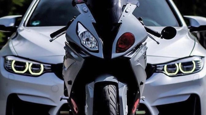BMW'nin arabaları mı güzel, motorları mı?