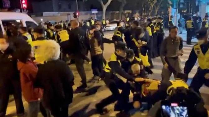 Çin yönetimi Covid-19 politikası sebebiyle protesto edildi! Ülkeler kısıtlamalara neden ısrarla devam ediyor?