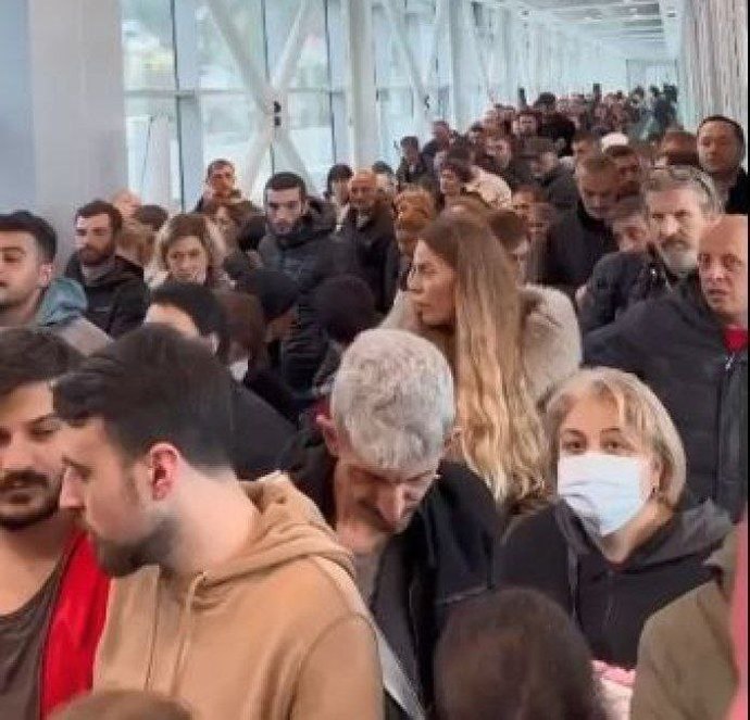 Türklerin daha ucuza iPhone alabilmek için günübirlik Gürcistana gitmesi hakkında ne düşünüyorsunuz?
