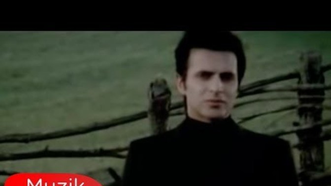 Sizi hüngür hüngür ağlatan şarkılar neler?