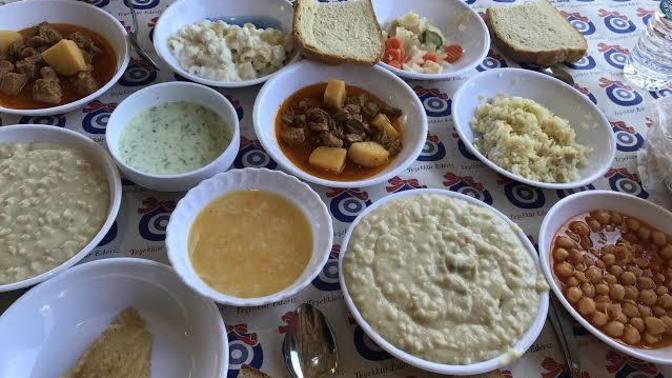 Köy düğünlerinin olmazsa olmaz yemeği hangisidir?