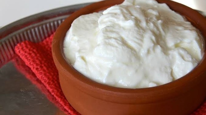 Yemeklerin yanında en çok hangisini tercih ediyorsunuz? Salata mı yoğurt mu?