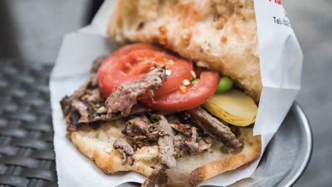 Öğrenciyim, canım döner çekti. Son paramı yemeğe vermeli miyim?