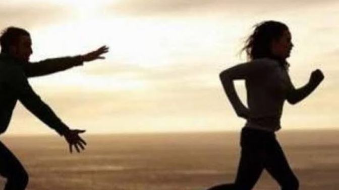 Ayrıldıktan sonra peşinden koşmak gururunuzu incitir mi?