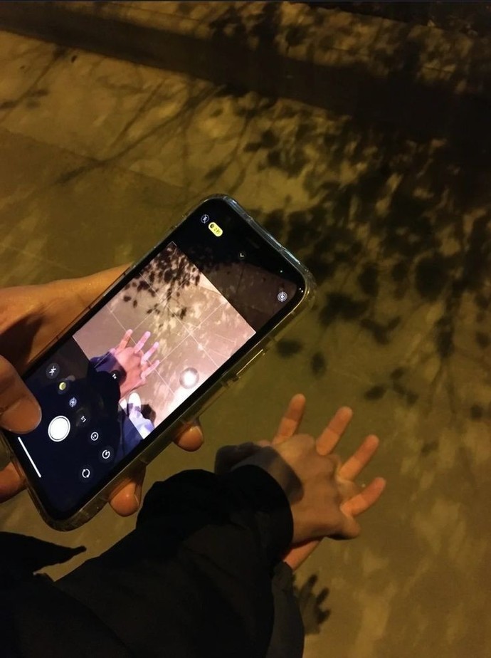 Sevgilisiyle videolarını ve fotoğraflarını kaldıran biri ayrılmış mıdır?