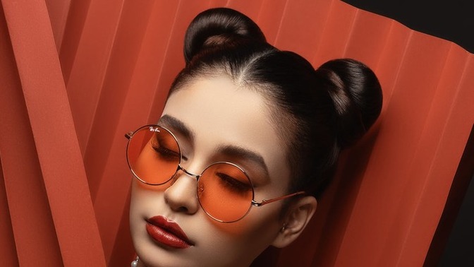 İki topuz modeli çocuksu mu duruyor?
