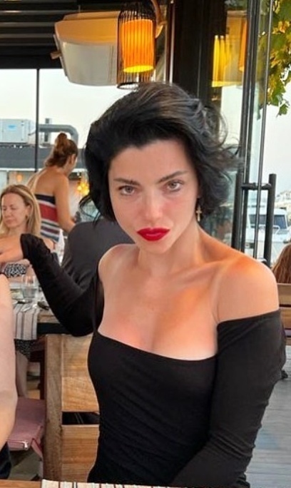 Merve Boluğurun gerçekten psikolojsi mi bozuk yoksa amacı dikkat çekmek mi sizce?
