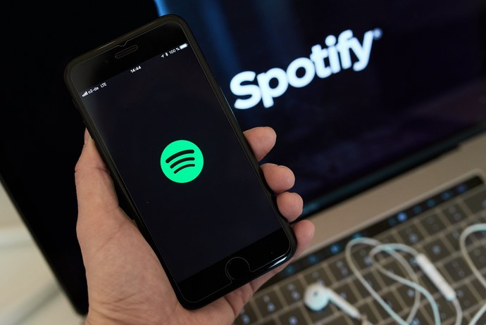 2022 yılında Spotifydan en çok hangi sanatçıyı dinledin?