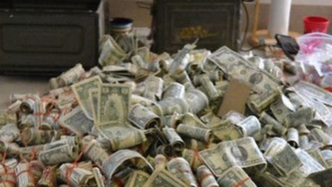 20 bin TL'mi değerlendirmek için Dolar mı, Euro mu almalıyım?