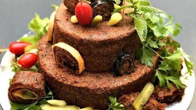Doğum gününüzde çiğ köfteden pasta yemek ister miydiniz?