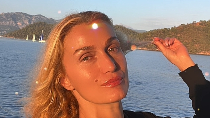Tuğba Özay mı daha güzel yoksa Çağla Şikel mi?