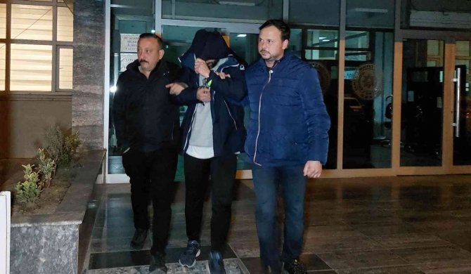 Samsunda 43 yıl 7 ay hapis cezası bulunan hükümlü, spor salonundan çıkarken yakalanmış. :D Bu kadar rahat olabilir misiniz?