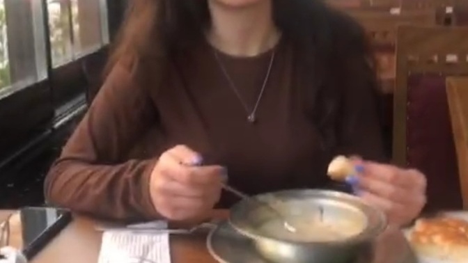 Kelle paça içen kızdan olur mu 😇? Samimi mi itici mi gelir size?
