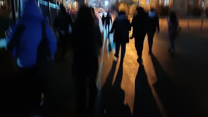 Geceye bir şarkı bırakacak olsanız bu hangi şarkı olurdu?