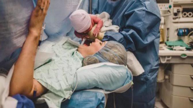 Sezeryan doğumda genel anestezi mi, yoksa epidural anestezi mi daha iyidir?