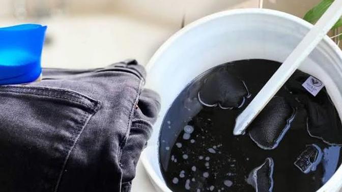 Kumaş boyası ile hiç kıyafet boyadınız mı? Basit bir yöntem biliyor musunuz?