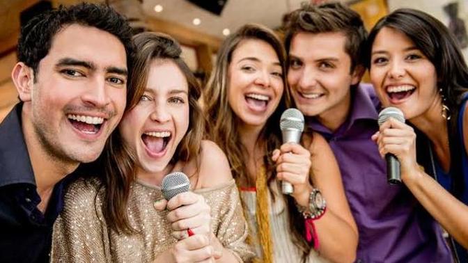 Hangi ünlü şarkıcı ile kareoke yapmak istersiniz?