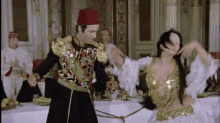 Flörtünün başka flörtleri olduğunu öğrenirsen flörtleşmeye devam eder misin?