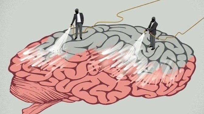Size inanmayan kendi bildiğini okuyan kişi bencil midir?