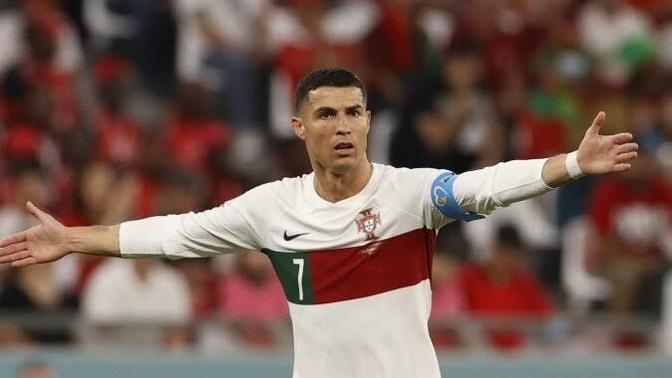 Portekizli futbolseverlerin %70'lik bölümü Ronaldo oynamasın demiş. Sizce oynasın mı?