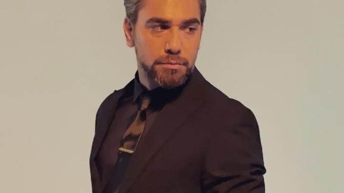 Kadir Doğulu sizce çok yakışıklı ve çekici denilebilecek bir erkek mi?