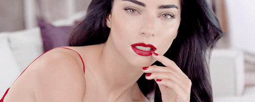 Sizce yine mi kırmızı ruj 💄