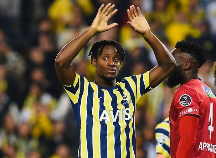Fenerbahçeli futbolculardan en çok kimi seviyorsunuz?