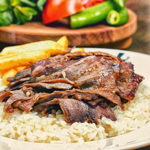 Dönerin yanında patates kızartması mı yenir, pilav mı?