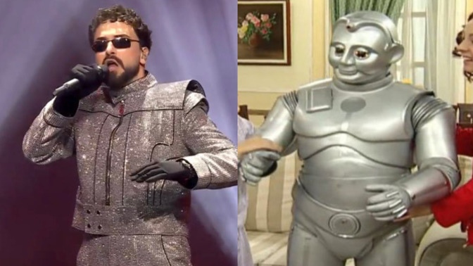 Sefo, Altın Kelebek kombini ile İyi Aile Robotu dizisindeki robot Babür'e selam mı vermiş sizce😂?