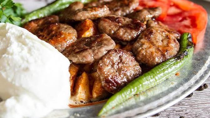 Bursa'nın pideli köftesi mi güzel, iskenderi mi?