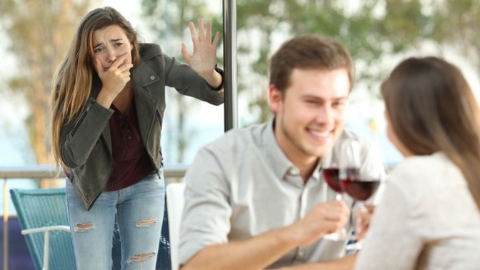 Ex aşkını sevgilisiyle görsen ne yaparsın?