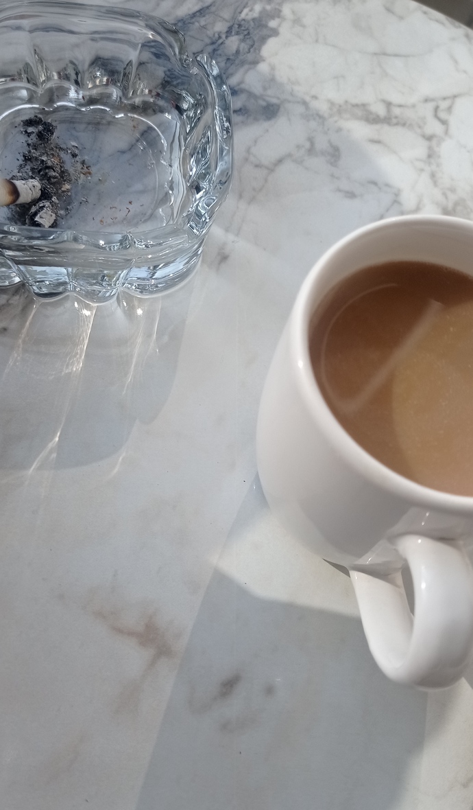 Günaydın güzel bir İzmir  sabahından ben kahve içiyorum sen ne yapıyorsun? ekmek artik 5 lira aydin mi sabahlar?