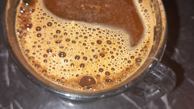 Günaydın güzel bir İzmir  sabahından ben kahve içiyorum sen ne yapıyorsun? ekmek artik 5 lira aydin mi sabahlar?