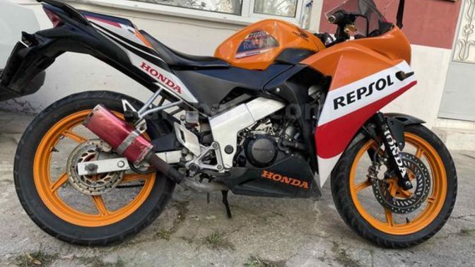 Çocukluktan beri CBR motor alma hayalim var, sizce okulu bırakıp hayalimden gitmeli miyim?